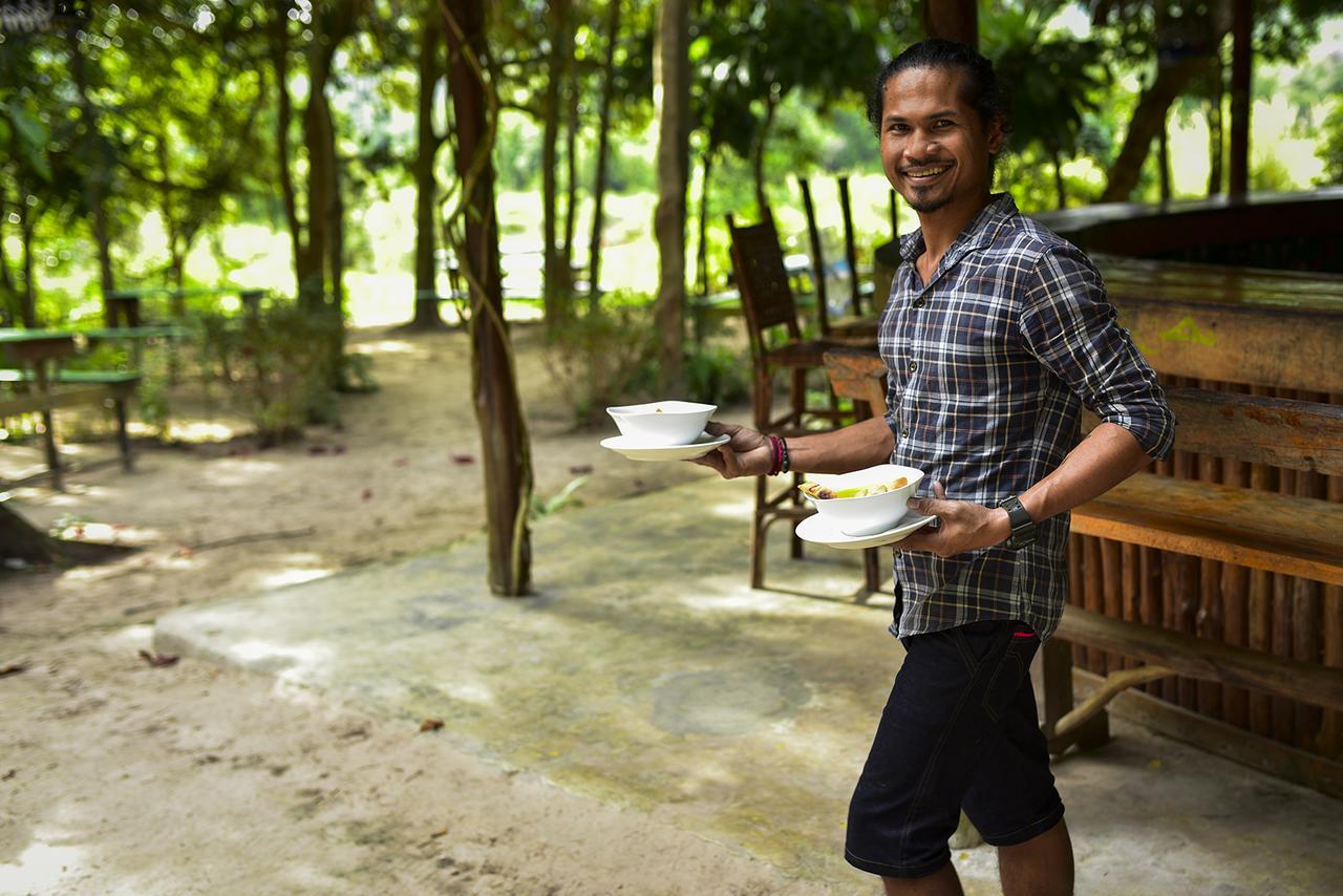 Jungle Republic Hostel Koh Rong Sanloem Exterior photo