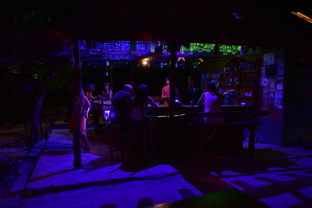 Jungle Republic Hostel Koh Rong Sanloem Exterior photo